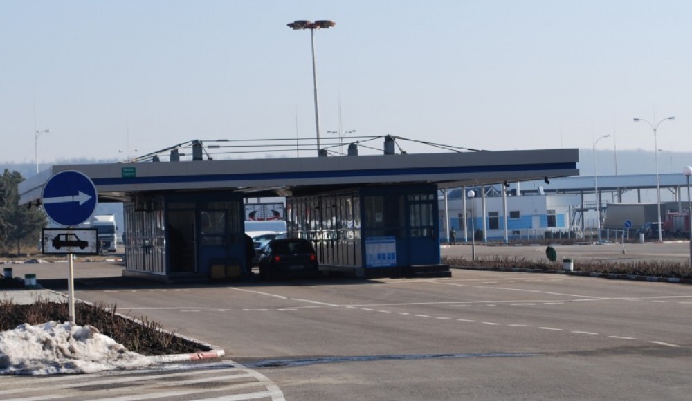 Perchezițiile de la vama Leușeni: 3 angajați ai Serviciului Vamal și 2 angajați ai IGPF au fost reținuți